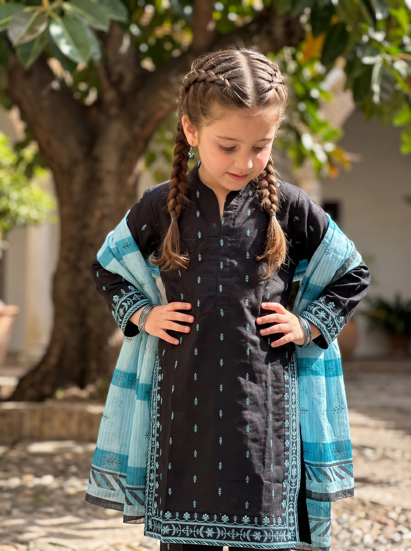 3 PIECE EMBROIDED LAWN SUIT BLACK KMB 4001