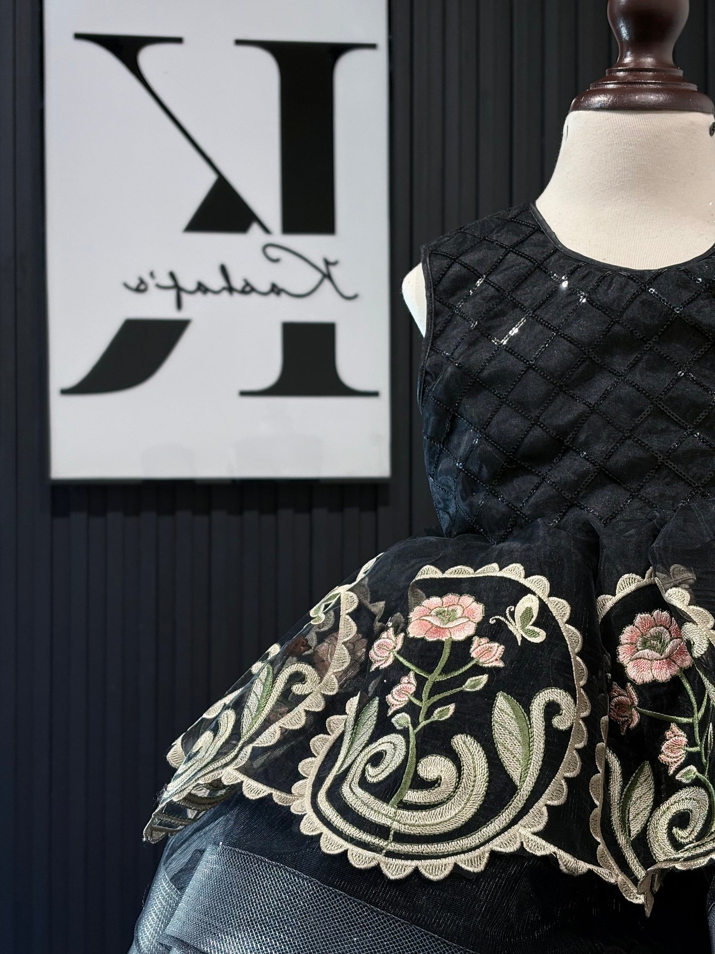 LUX. EMB FROCK BLACK 4114