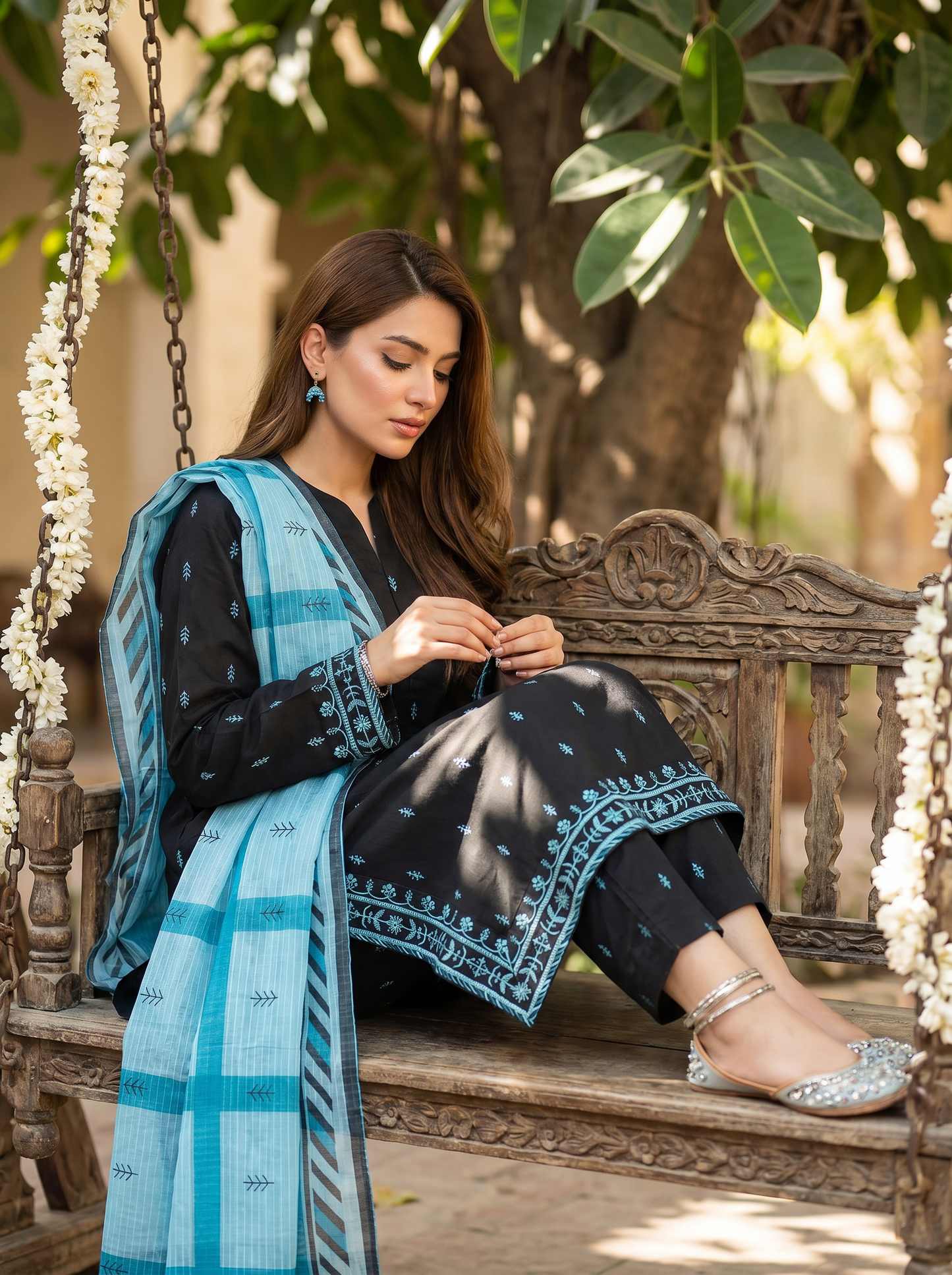 3 PIECE EMBROIDED LAWN SUIT BLACK KMB 4001