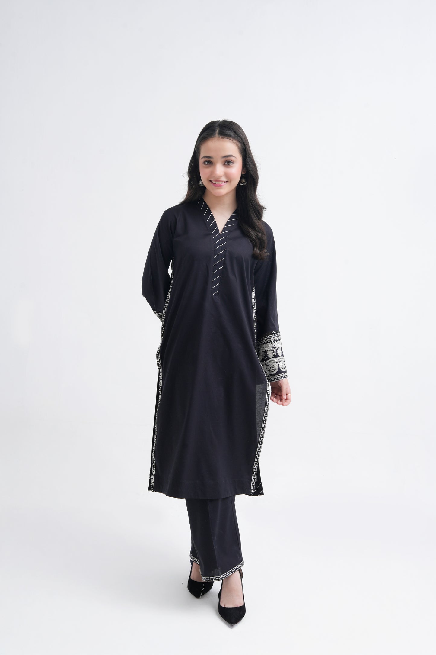 2 PIECE EMRODERED LAWN SUIT BLACK KV-1024