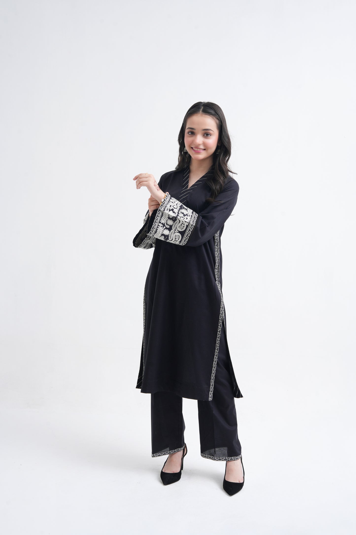 2 PIECE EMRODERED LAWN SUIT BLACK KV-1024