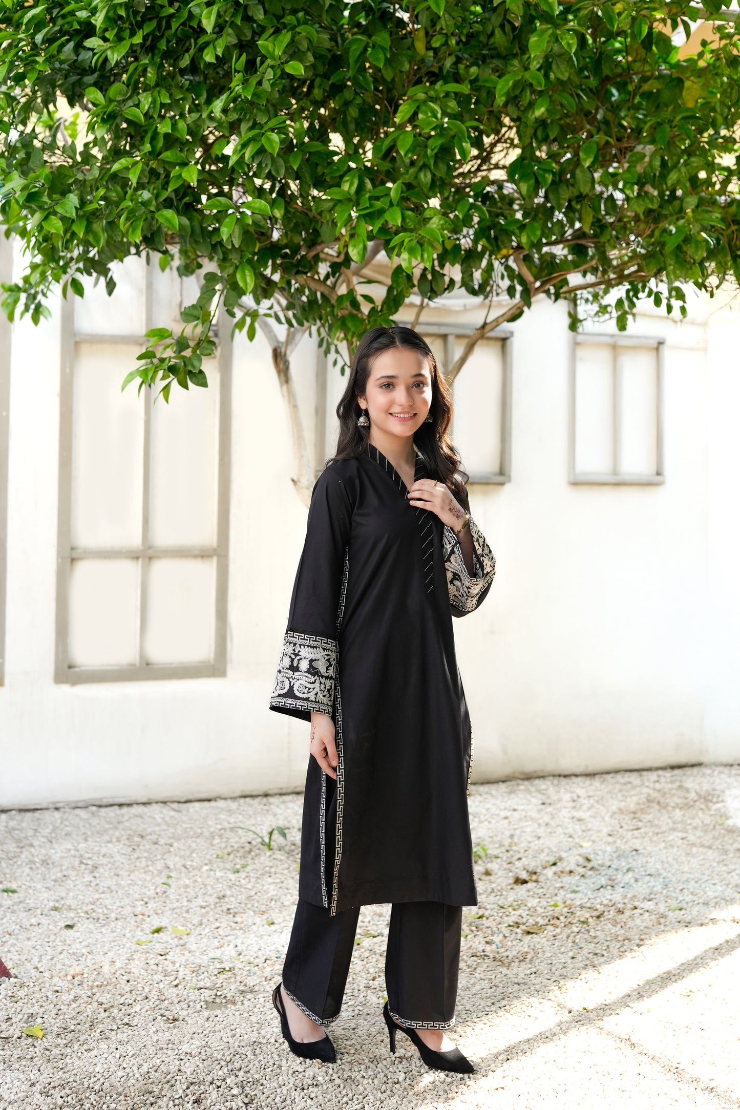 2 PIECE EMRODERED LAWN SUIT BLACK KV-1024