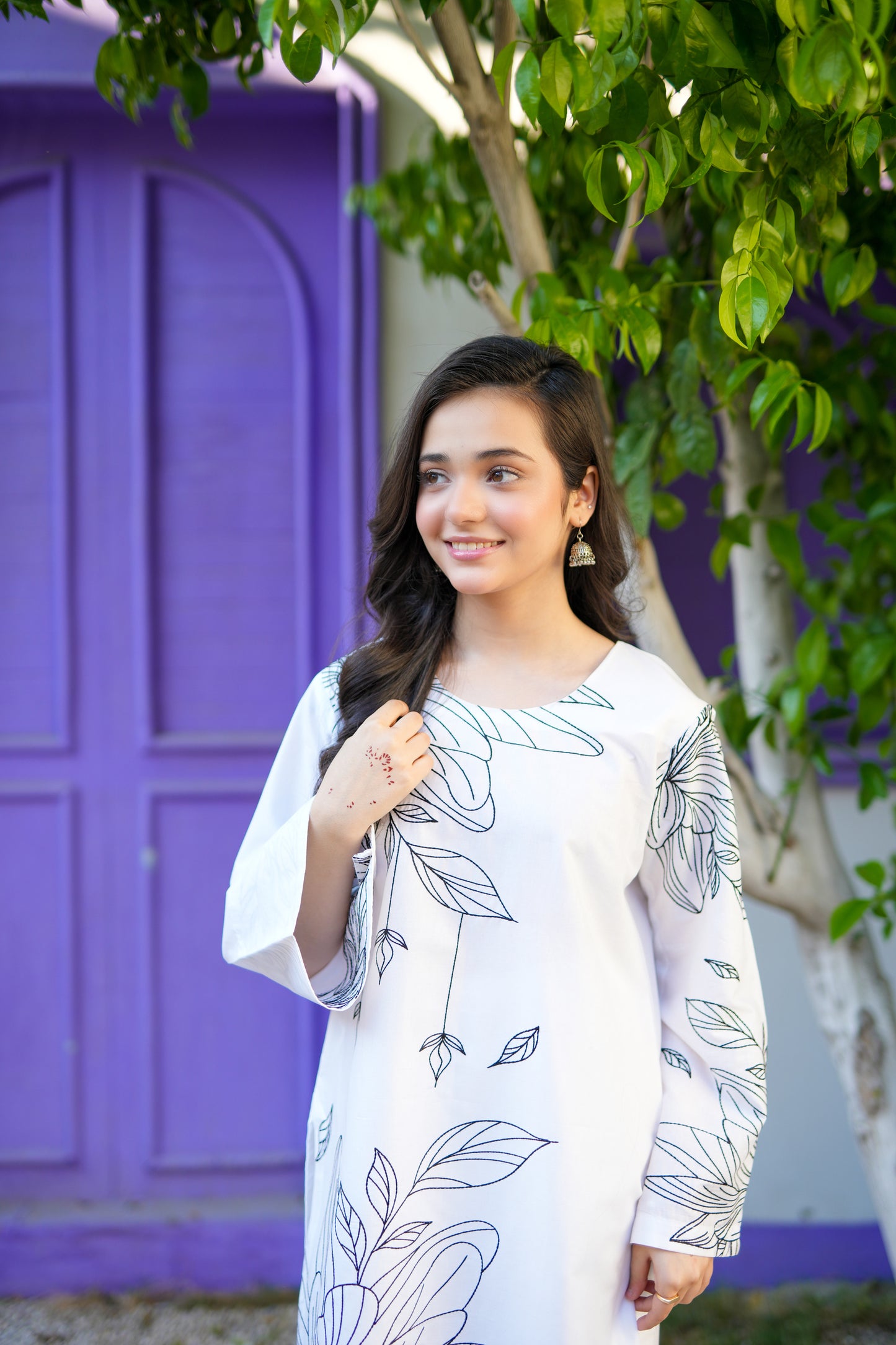 2 PIECE EMRODERED LAWN SUIT WHITE KRS-1022