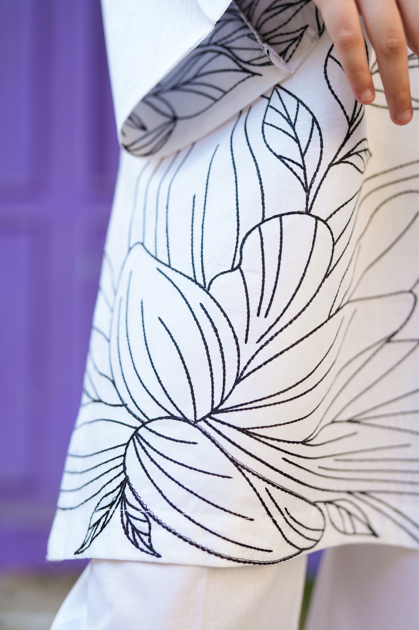 2 PIECE EMRODERED LAWN SUIT WHITE KRS-1022