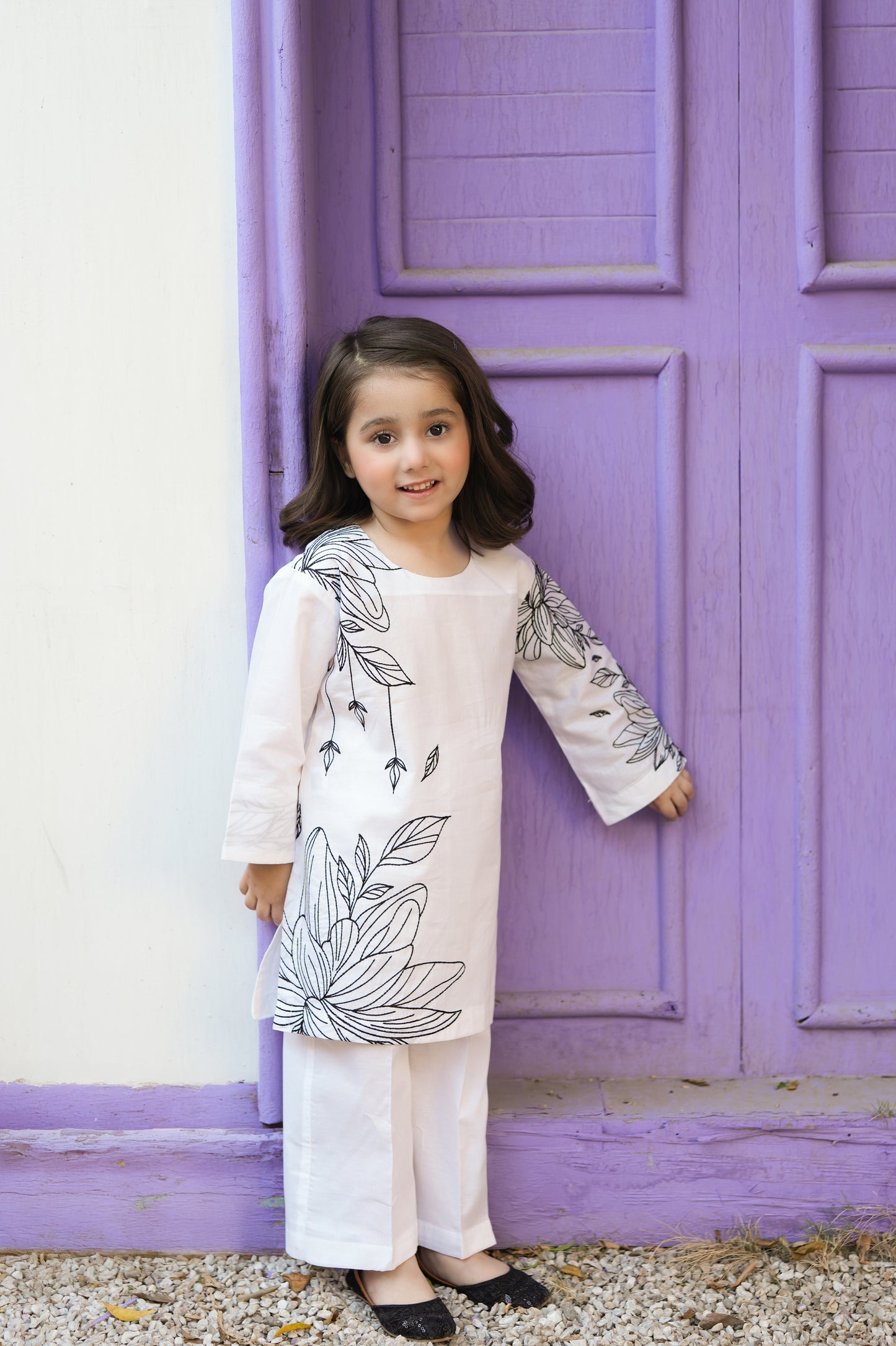 2 PIECE EMRODERED LAWN SUIT WHITE KRS-1022