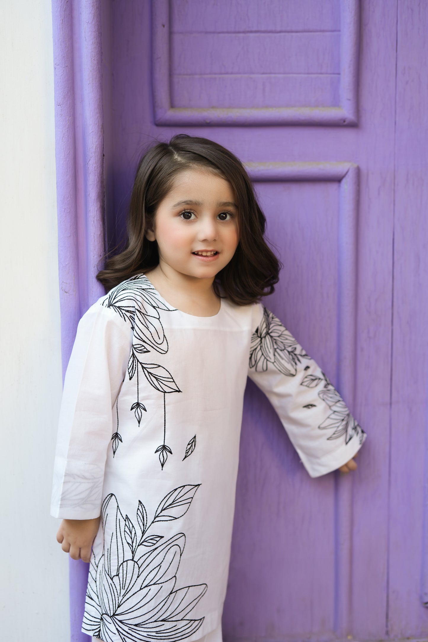 2 PIECE EMRODERED LAWN SUIT WHITE KRS-1022