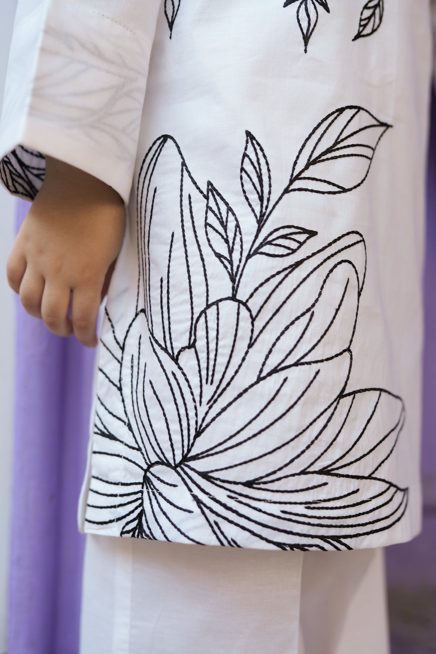 2 PIECE EMRODERED LAWN SUIT WHITE KRS-1022