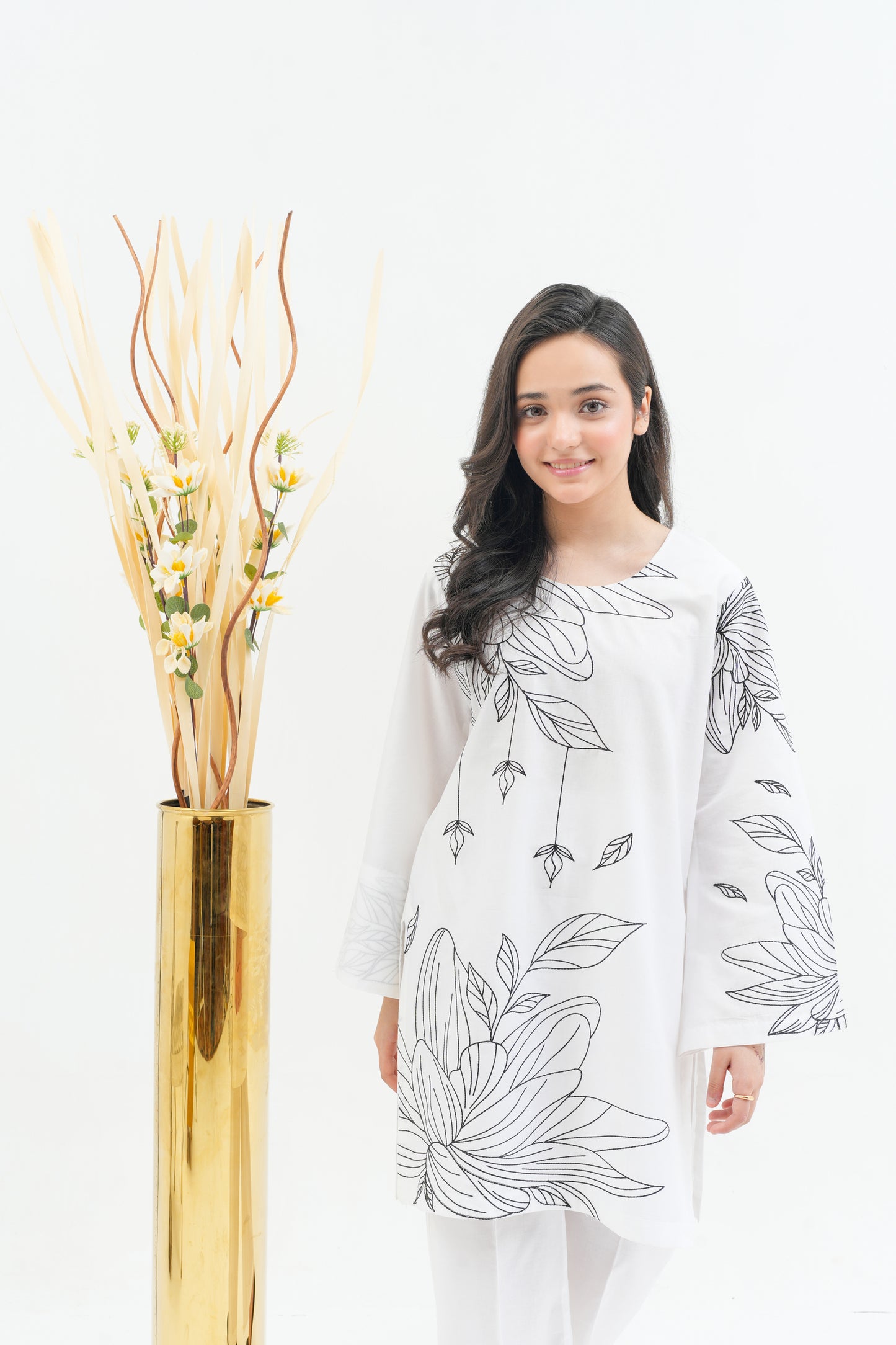 2 PIECE EMRODERED LAWN SUIT WHITE KRS-1022