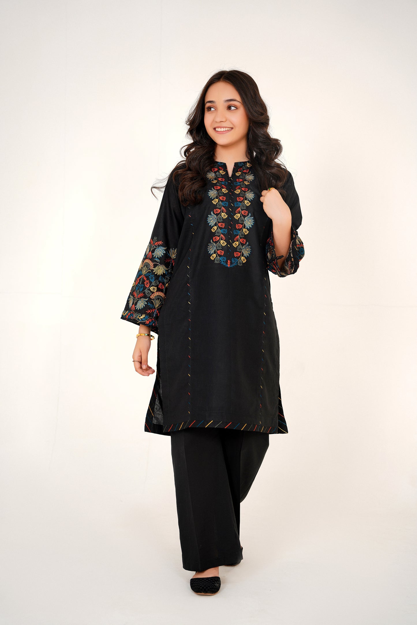 2 PIECE EMBROIDERED LAWN SUIT BLACK KDR 2101