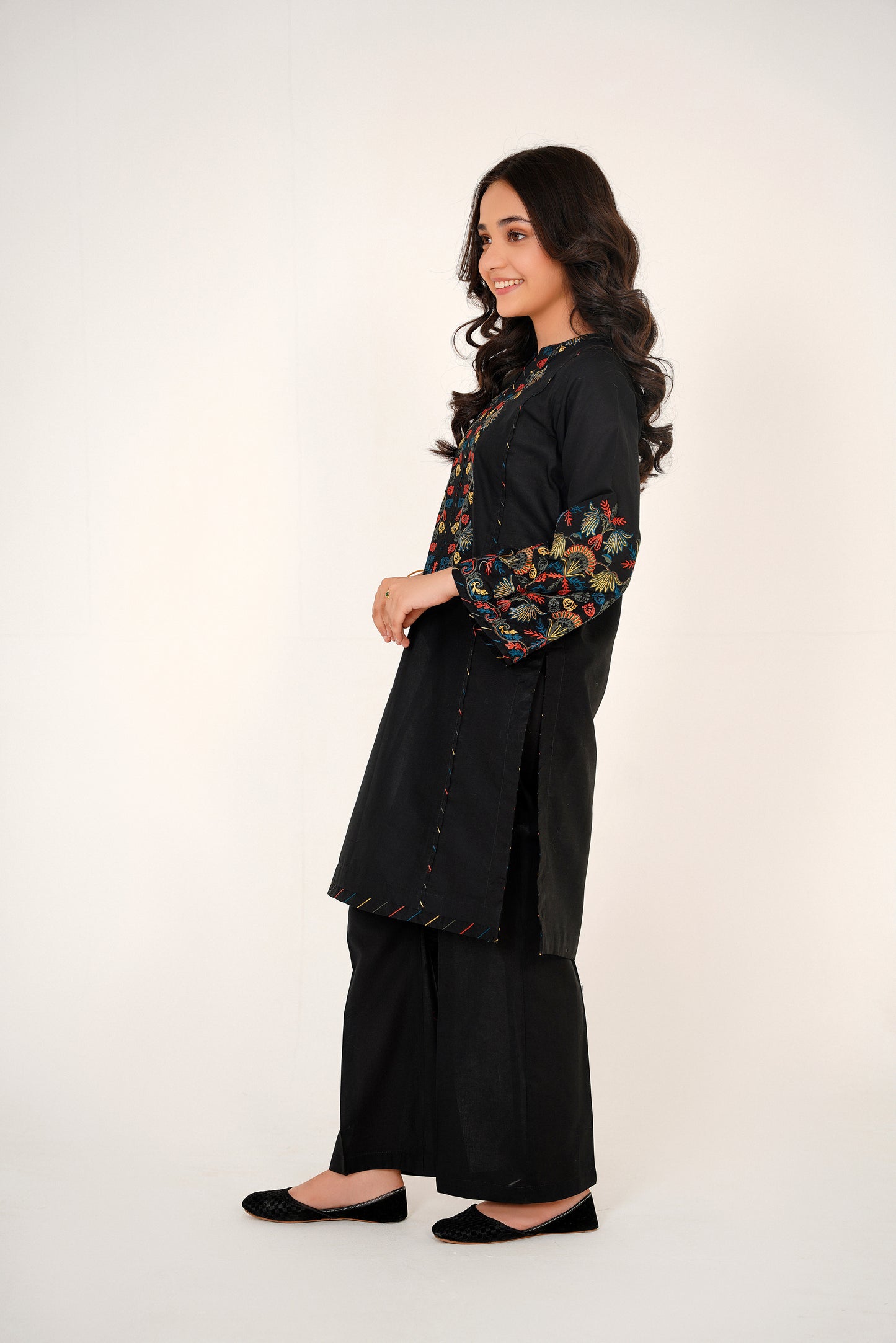 2 PIECE EMBROIDERED LAWN SUIT BLACK KDR 2101