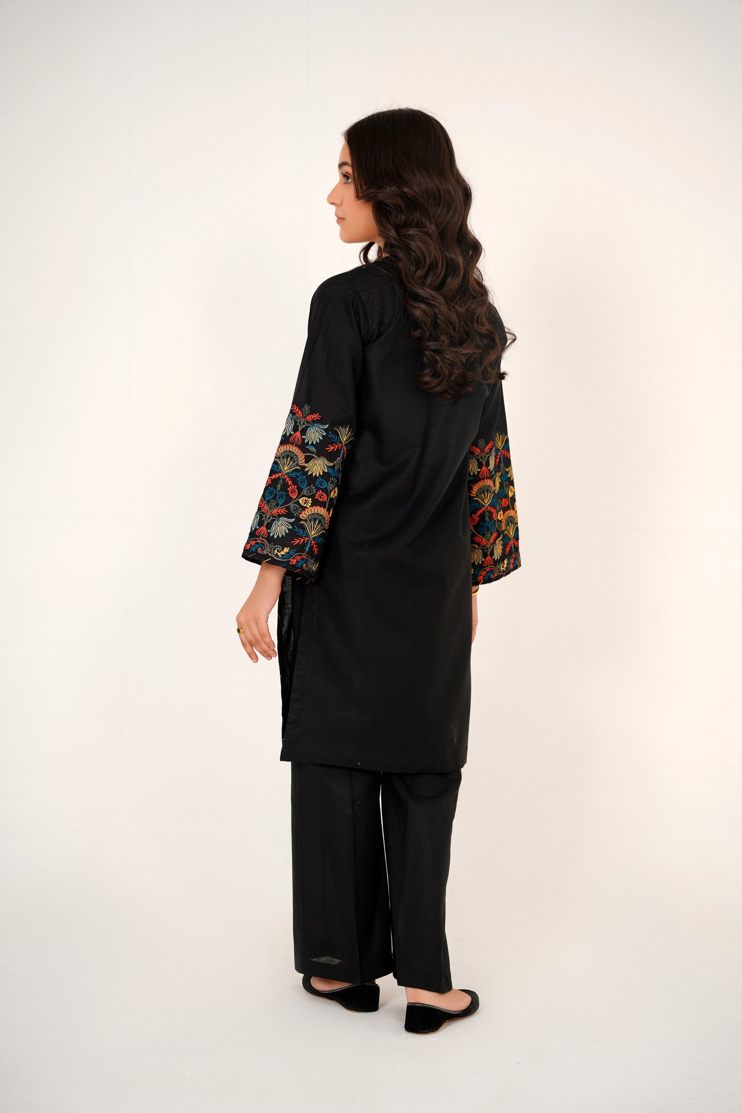2 PIECE EMBROIDERED LAWN SUIT BLACK KDR 2101