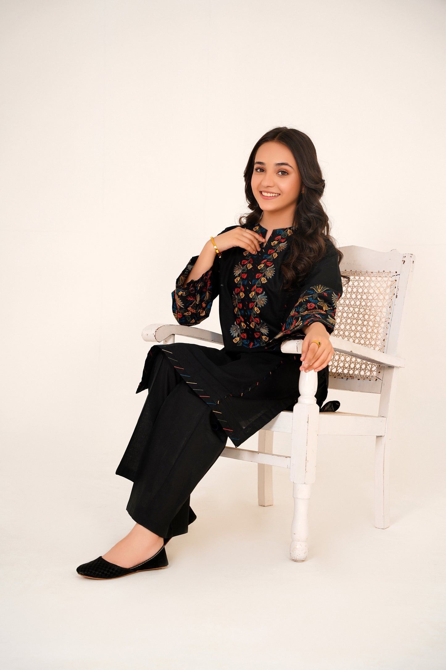 2 PIECE EMBROIDERED LAWN SUIT BLACK KDR 2101